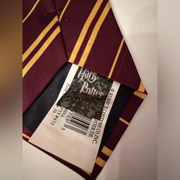 Harry Potter Halloween Costume accessories - wand, Gryffindor scarf, and tie - Picture 3 of 6